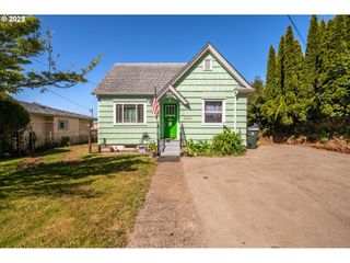 2318 LIBERTY St, North Bend, OR 97459