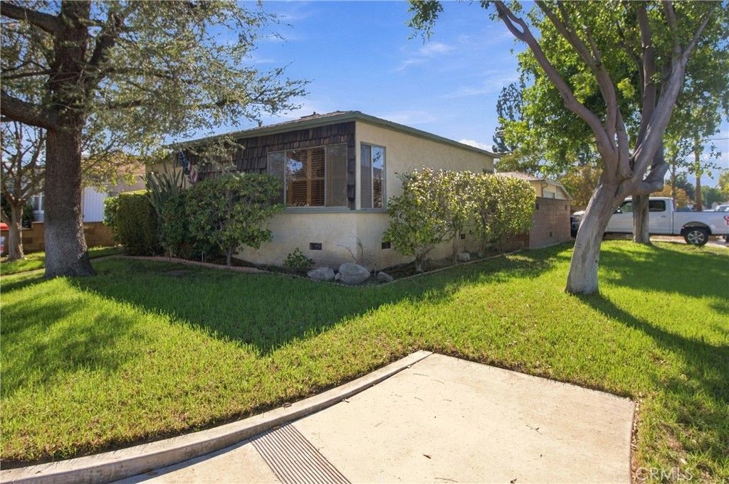 2043 N Maple, Burbank, CA 91505 — photo 2