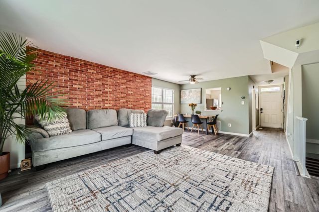 2401 KEVSWAY CT, Windsor Mill, MD 21244
