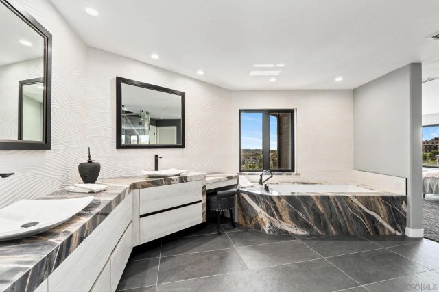 1695 Neale St, San Diego, CA 92103