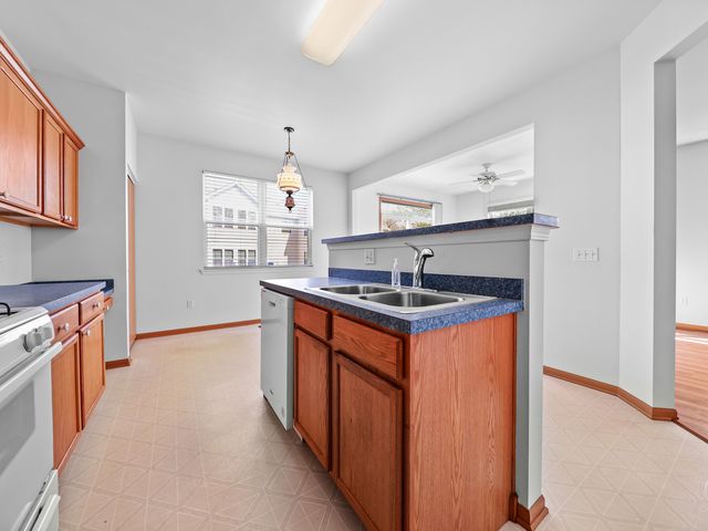 1566 Benzie Circle, Romeoville, IL 60446