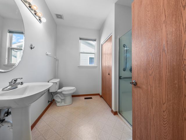 1566 Benzie Circle, Romeoville, IL 60446