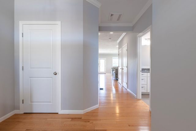 166 Stone Hill Dr 166, Northbridge, MA 01588