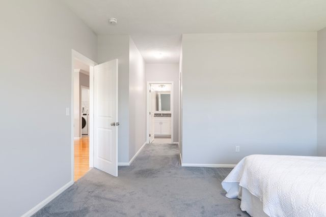 166 Stone Hill Dr 166, Northbridge, MA 01588