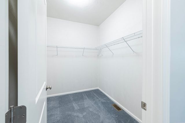 166 Stone Hill Dr 166, Northbridge, MA 01588