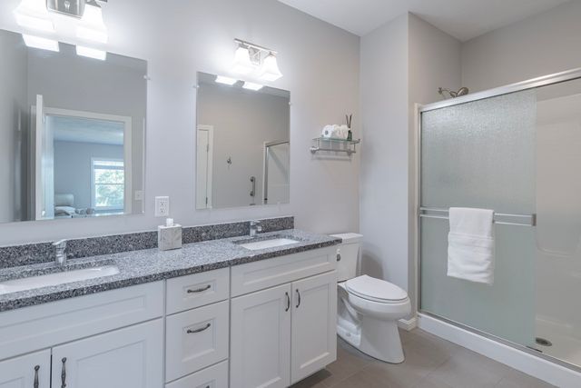 166 Stone Hill Dr 166, Northbridge, MA 01588