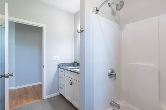 166 Stone Hill Dr 166, Northbridge, MA 01588