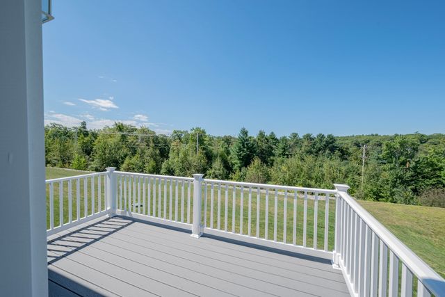 166 Stone Hill Dr 166, Northbridge, MA 01588