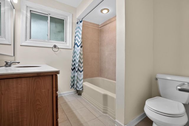 9231 N Lowell Avenue, Skokie, IL 60076