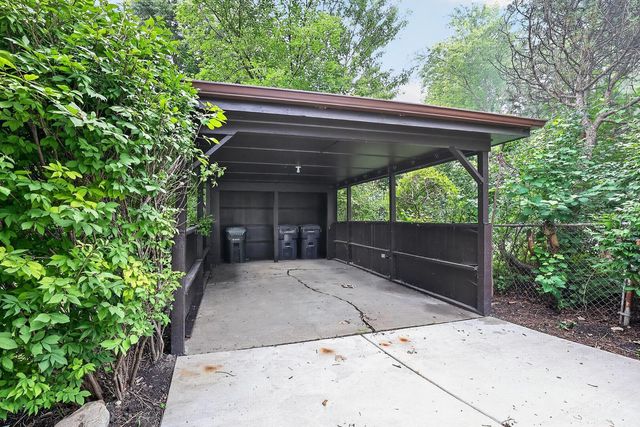 9231 N Lowell Avenue, Skokie, IL 60076