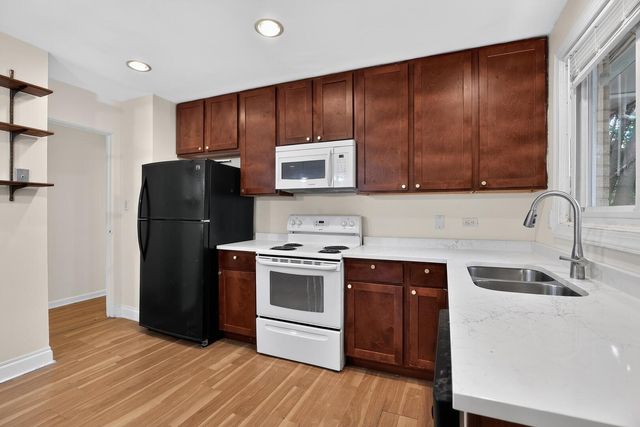9231 N Lowell Avenue, Skokie, IL 60076