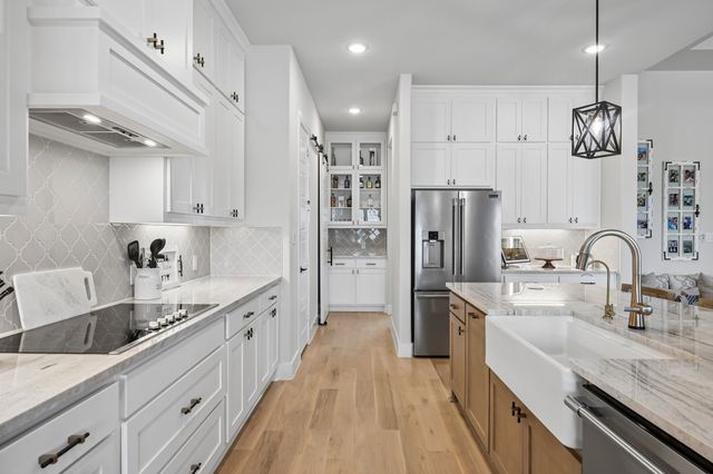 1065 Julian Drive, Van Alstyne, TX 75495