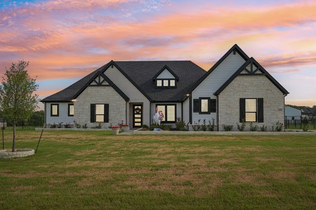 1065 Julian Drive, Van Alstyne, TX 75495