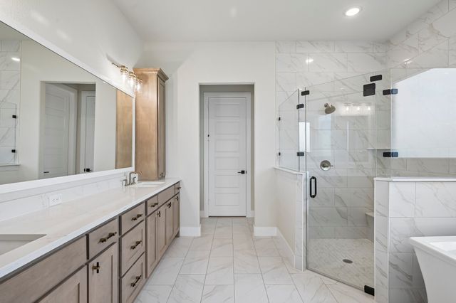 1065 Julian Drive, Van Alstyne, TX 75495