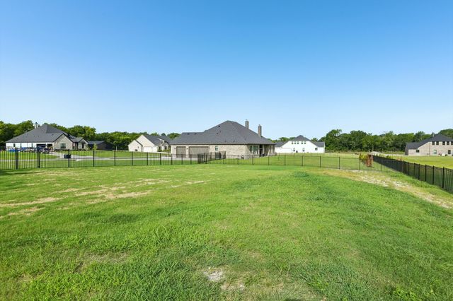 1065 Julian Drive, Van Alstyne, TX 75495