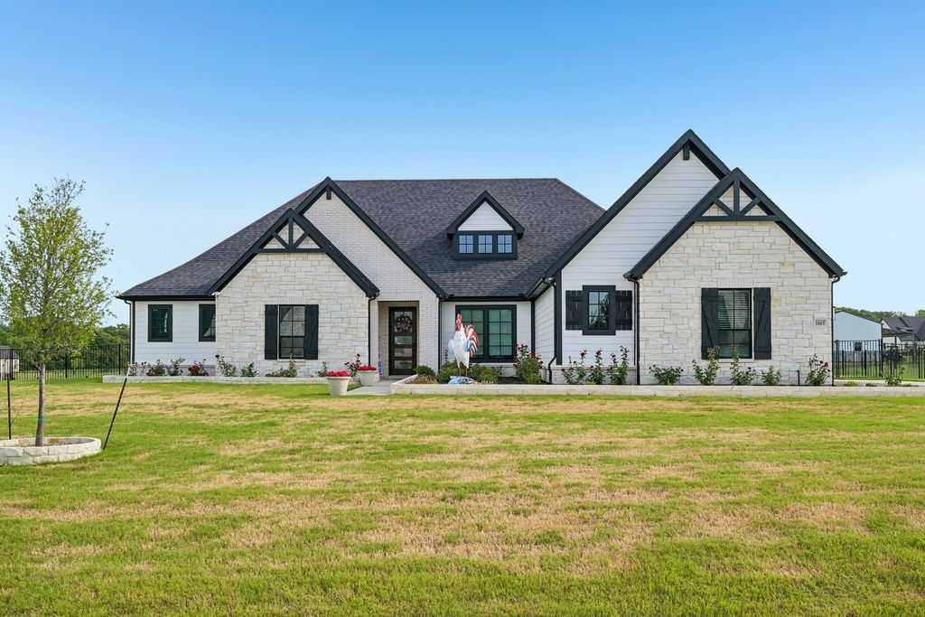 1065 Julian Drive, Van Alstyne, TX 75495