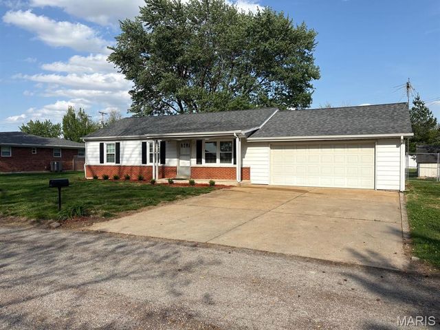 1020 Meadow Lane, St Charles, MO 63303