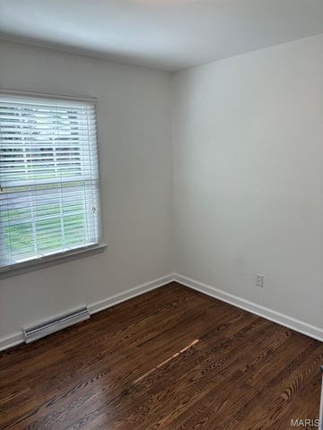 1020 Meadow Lane, St Charles, MO 63303
