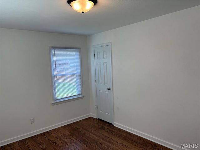 1020 Meadow Lane, St Charles, MO 63303