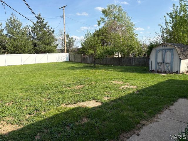 1020 Meadow Lane, St Charles, MO 63303