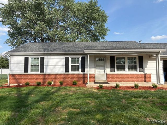 1020 Meadow Lane, St Charles, MO 63303