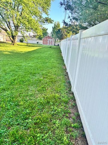 1020 Meadow Lane, St Charles, MO 63303
