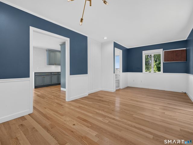 10 Herster Drive, East Lyme, CT 06357