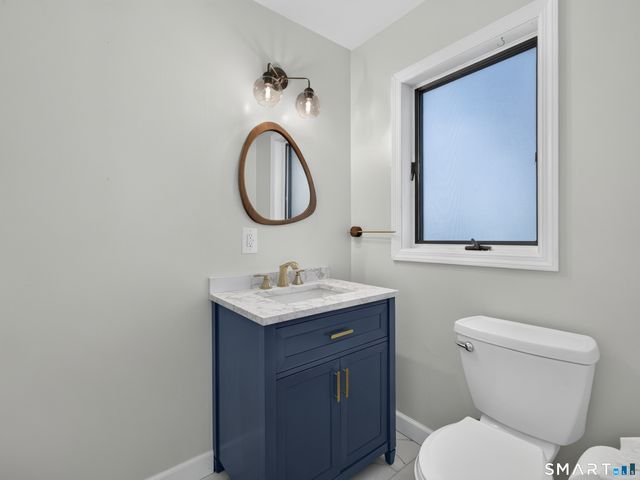 10 Herster Drive, East Lyme, CT 06357