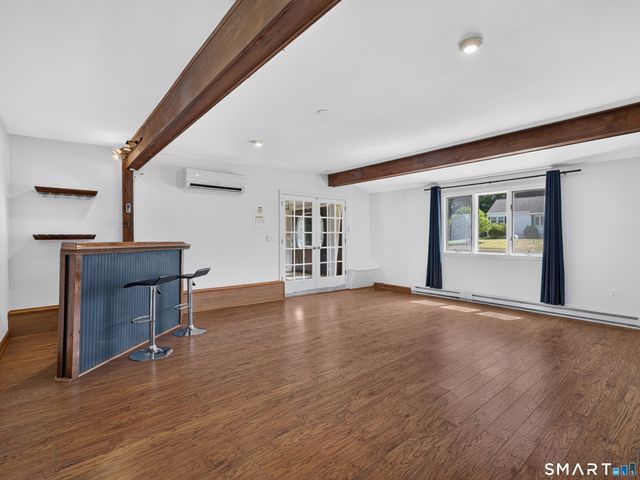 10 Herster Drive, East Lyme, CT 06357