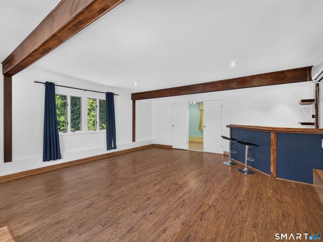 10 Herster Drive, East Lyme, CT 06357