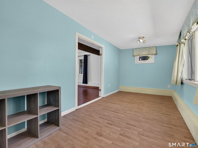 10 Herster Drive, East Lyme, CT 06357