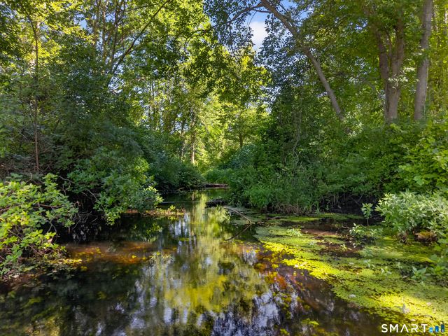 10 Herster Drive, East Lyme, CT 06357