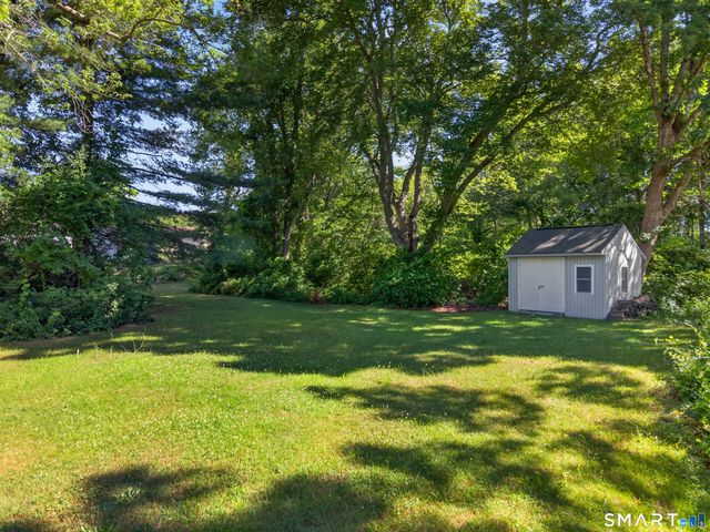 10 Herster Drive, East Lyme, CT 06357
