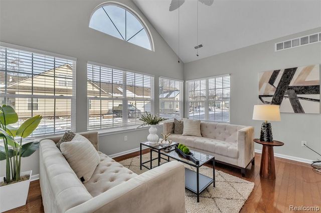 1155 Abbey Court, Westland, MI 48185