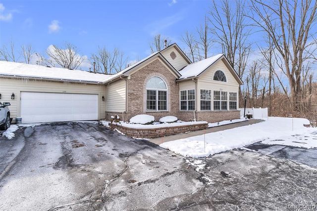 1155 Abbey Court, Westland, MI 48185