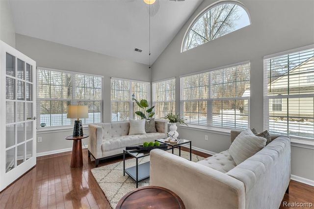 1155 Abbey Court, Westland, MI 48185