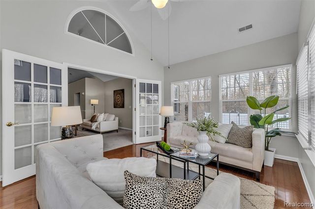 1155 Abbey Court, Westland, MI 48185