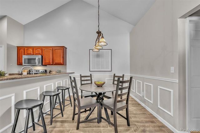 1155 Abbey Court, Westland, MI 48185