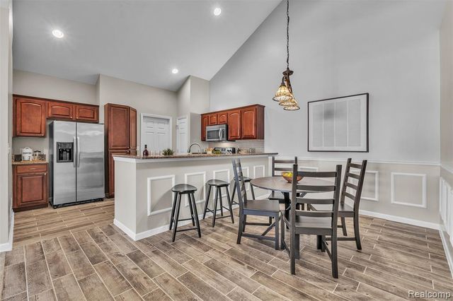 1155 Abbey Court, Westland, MI 48185