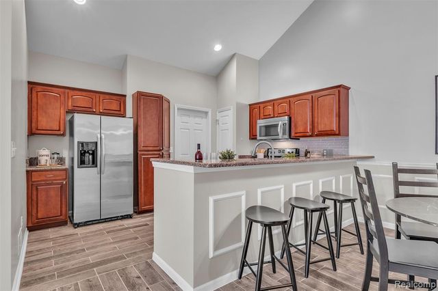 1155 Abbey Court, Westland, MI 48185