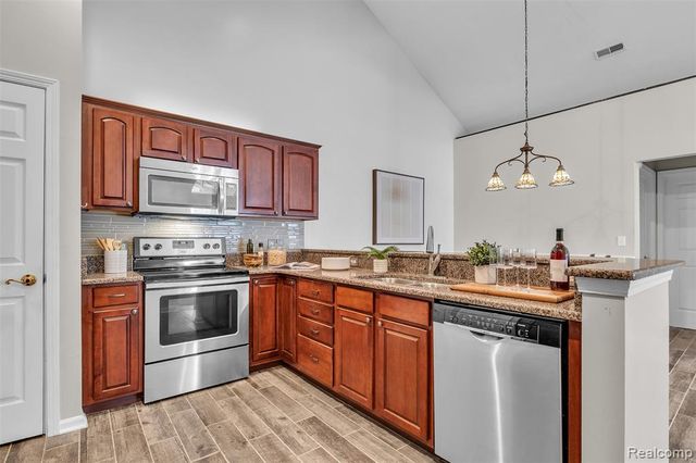 1155 Abbey Court, Westland, MI 48185