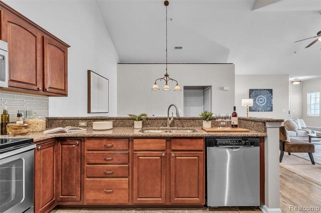 1155 Abbey Court, Westland, MI 48185