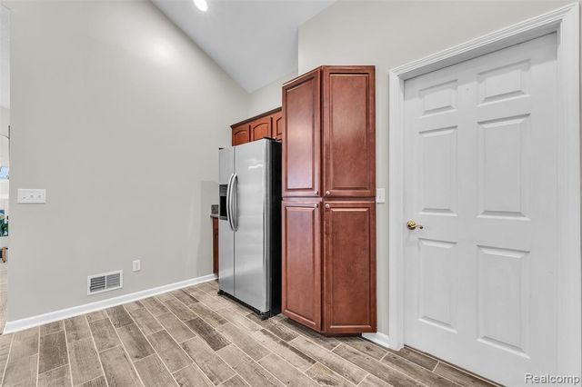 1155 Abbey Court, Westland, MI 48185