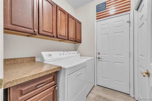 1155 Abbey Court, Westland, MI 48185