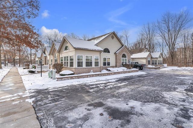 1155 Abbey Court, Westland, MI 48185