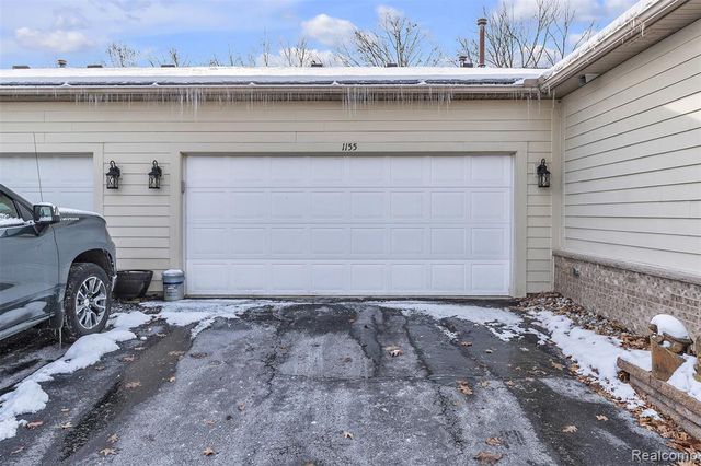 1155 Abbey Court, Westland, MI 48185