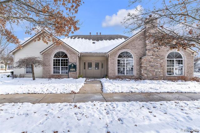 1155 Abbey Court, Westland, MI 48185