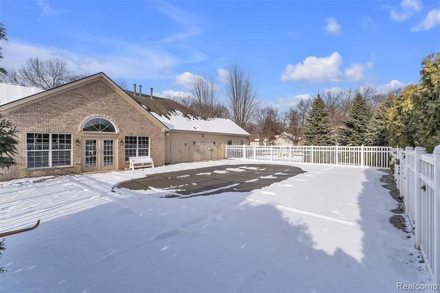 1155 Abbey Court, Westland, MI 48185