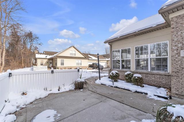 1155 Abbey Court, Westland, MI 48185