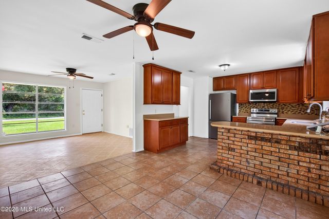 5717 Meadowview Drive, Moss Point, MS 39562